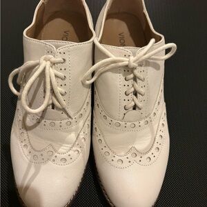 Vionic - Women's White Oxford Shoes
